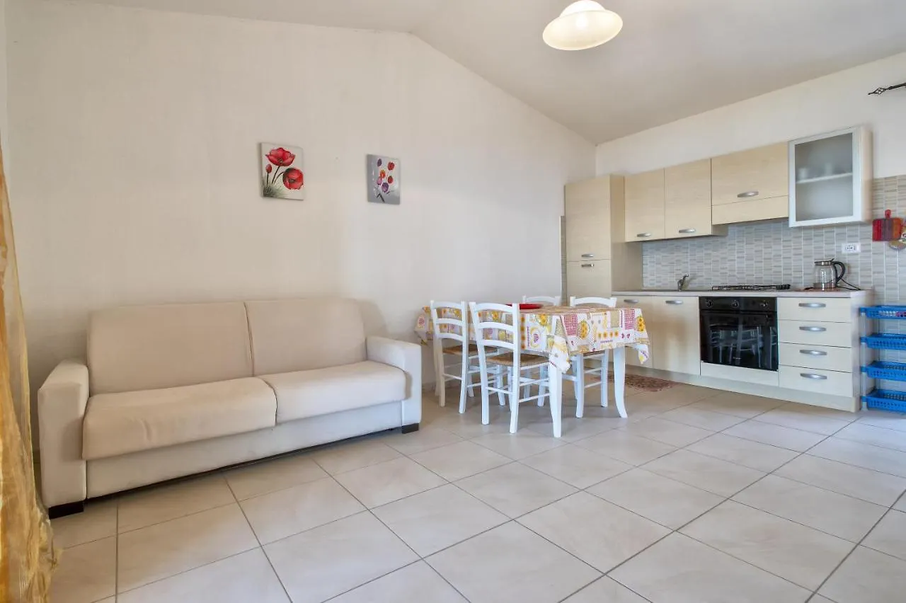 הוילה Trinità dʼAgultu La Casa Del Guardiano Della Torre 2 0*,  איטליה